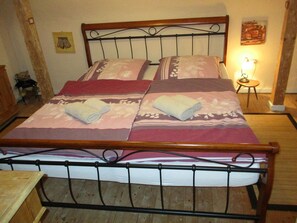 3 bedrooms, internet - grosse, hundfreundliche Ferienwohnung in der Nähe des Flusses by Interhome (Medebach)