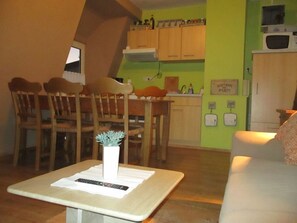 Living area - grosse, hundfreundliche Ferienwohnung in der Nähe des Flusses by Interhome (Medebach)