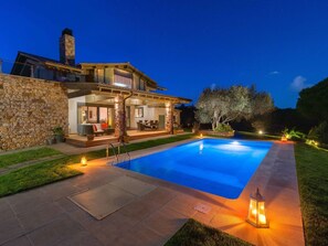 Pool - in Sgourou mit Parkplatz, Blick ins Grüne by Interhome (Faliraki)