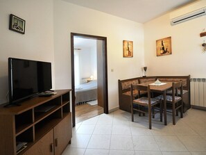 Interior - Zwei-Zimmer-Wohnung in der Nähe des Meeres by Interhome (Rabac)