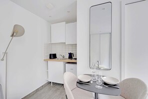 Interior - Charming studio - AC- 2P- Sentier (Paris)