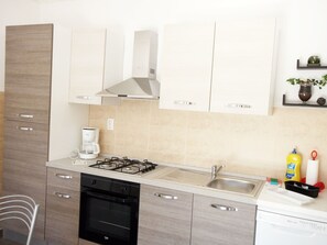 Fridge, oven, dishwasher, cookware/dishes/utensils - "Leonardo B2" mit Terrasse by Interhome (Rabac)
