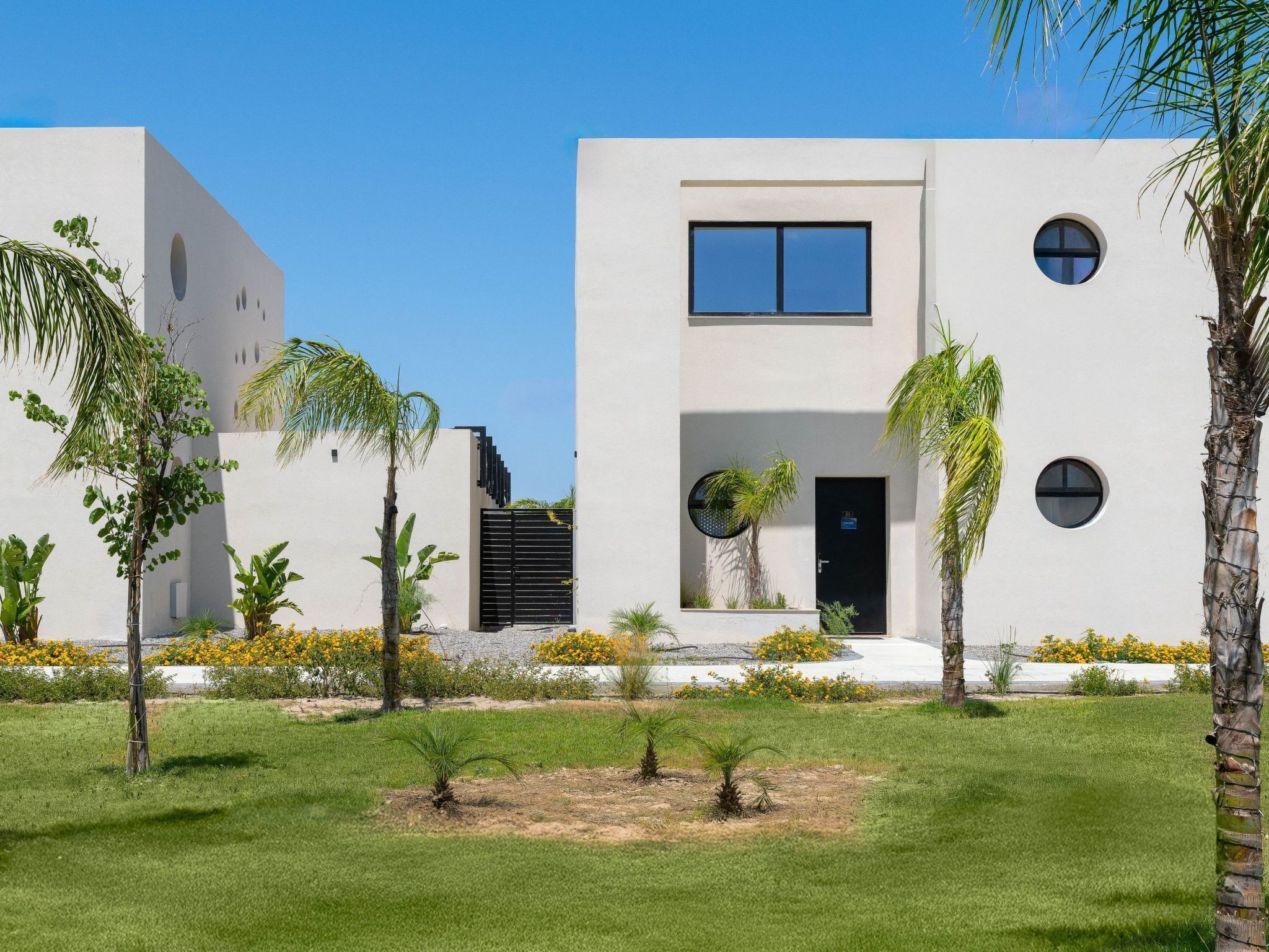 المنشأة من الخارج