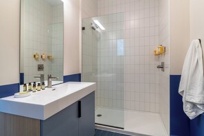 Shower, hair dryer, towels - Sleeps 44 | 4 Taylor-Inspired Lofts w/ Skyline Views & Photo-Worthy Moments (Nashville)