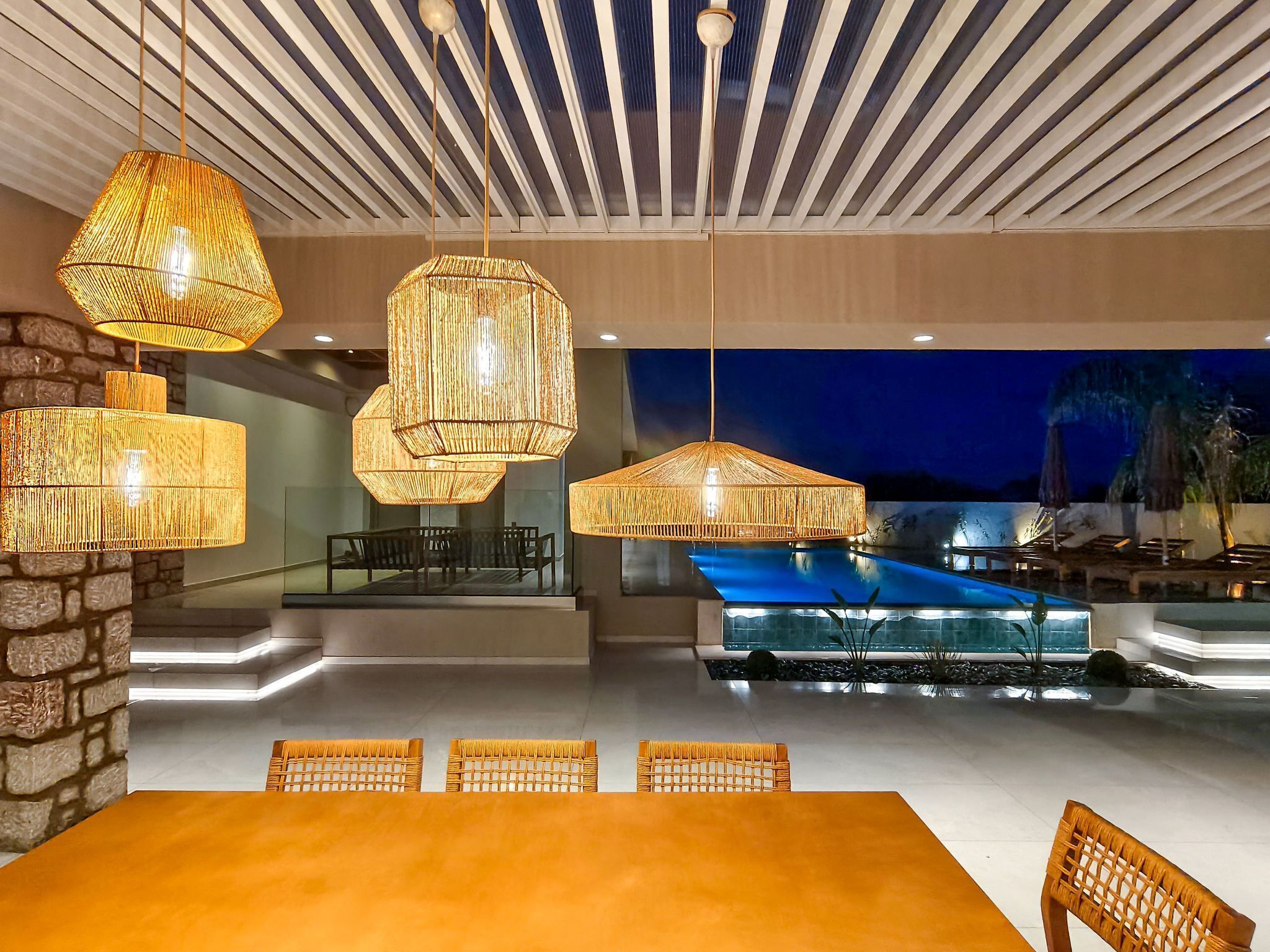 屋外ダイニングエリア