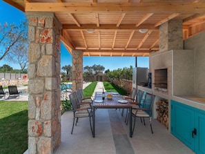 Outdoor dining - Serenity Villen-Villa Terra by Interhome (Kolympia)