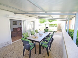 Outdoor dining - in Premantura by Interhome (Pula/Premantura)