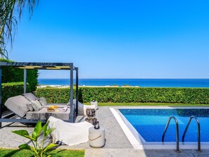 Pool - Moderne Villa mit Hügel- und Meerblick by Interhome (Kolympia)