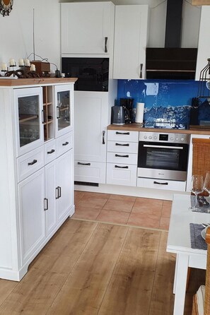 Fridge, microwave, oven, dishwasher - Marinas Alpenblick by Interhome (Inzell)