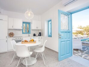 Dining - Kalathos Traum - Aspro Traum by Interhome (Archangelos)