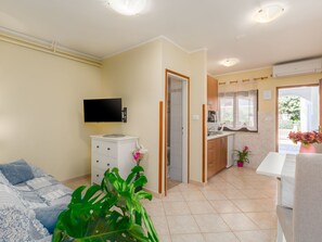 TV - Bruna D by Interhome (Poreč)