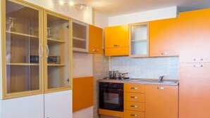 Frigorifero, forno, pentole/stoviglie/utensili