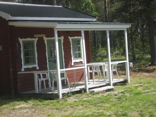 Schwedisches Holzhaus mit Grill und Terrasse by Interhome