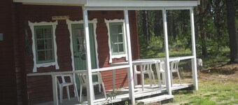 Schwedisches Holzhaus mit Grill und Terrasse by Interhome