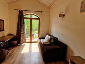 Televisión y chimenea 