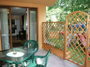 Outdoor dining - Apartment Nr. 2 by Interhome (Pobierowo)