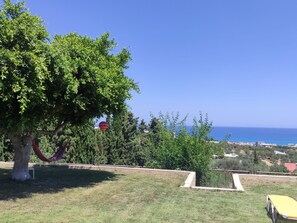 Property grounds - Sea Breeze Villa, atemberaubender Garten mit Meerblick by Interhome (Adele)
