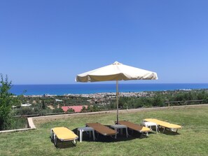 Property grounds - Sea Breeze Villa, atemberaubender Garten mit Meerblick by Interhome (Adele)