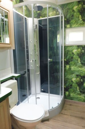 Bathroom - mit Blick auf das Wasser by Interhome (Beetzsee)