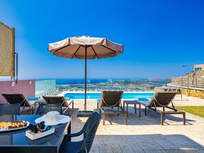 Outdoor dining - "Villa Nektar" mit privatem Pool by Interhome (Agia Marina)