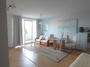TV - Helle Ferienwohnung in Kolberg mit Großem Balkon by Interhome (Kolobrzeg)