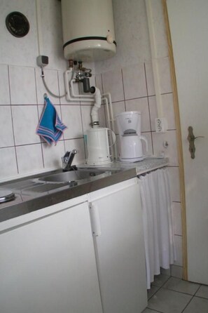 Fridge, microwave, dishwasher, cookware/dishes/utensils - Lilienstein by Interhome (Bad Schandau)