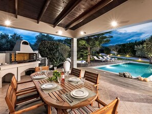 Outdoor dining - Villa Vergio in der Nähe des Strandes by Interhome (Kolympia)
