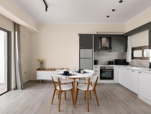 Fridge, microwave, cookware/dishes/utensils - Schöne Feriensuite Eleni by Interhome (Gennadi)