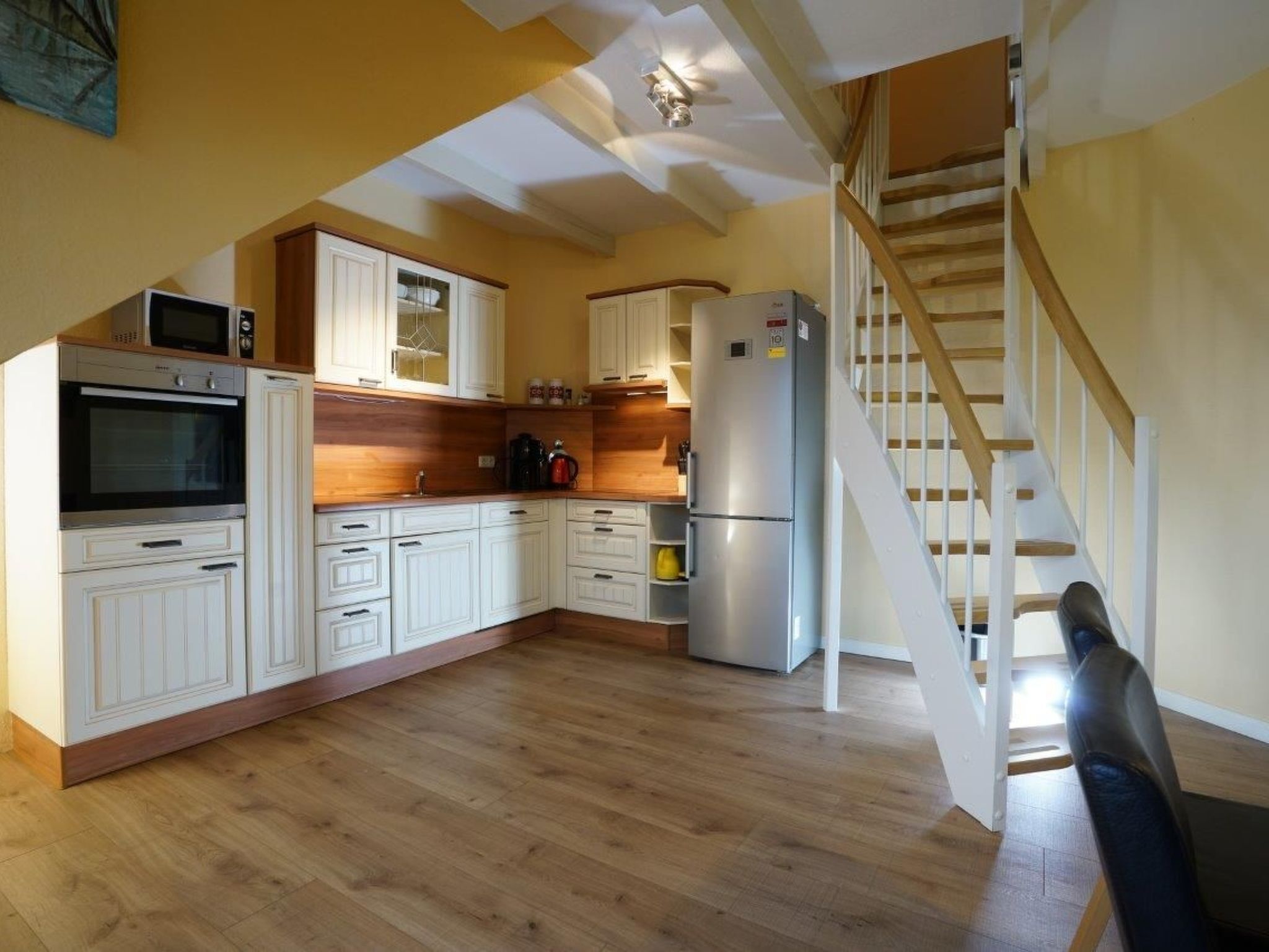 Kühlschrank, Mikrowelle, Ofen, Geschirrspüler