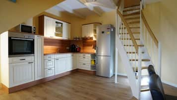 KĂŒhlschrank, Mikrowelle, Ofen, GeschirrspĂŒler