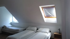 Unclassified image, 4 of 25, button - Vacation home am See by Interhome (Balatonmariafurdo)