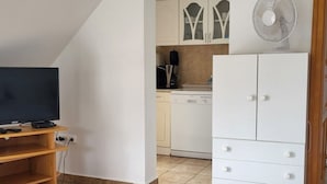 Unclassified image, 2 of 25, button - Vacation home am See by Interhome (Balatonmariafurdo)