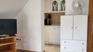Unclassified image, 3 of 19, button - Apartment am See by Interhome (Balatonmariafurdo)
