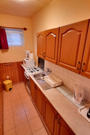 Fridge, microwave, oven, cookware/dishes/utensils - mit Grill, Terrasse und Garten by Interhome (Balatonmariafurdo)