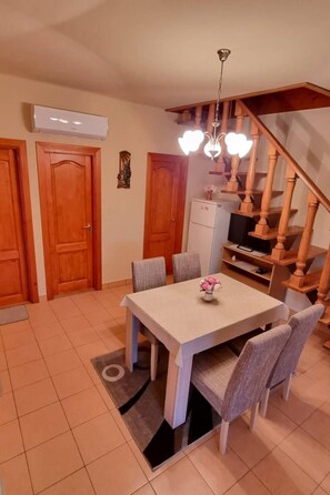 Dining - mit Grill, Terrasse und Garten by Interhome (Balatonmariafurdo)