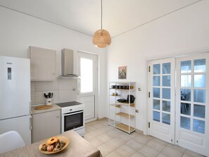 Fridge, microwave, oven, cookware/dishes/utensils - Piccolo Paraadiso Villa B by Interhome (Gennadi)