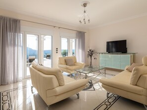 TV - Villa Kamos in Archangelos by Interhome (Archangelos)