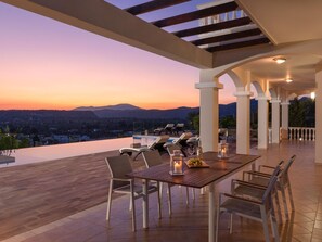 Outdoor dining - Villa Kamos in Archangelos by Interhome (Archangelos)