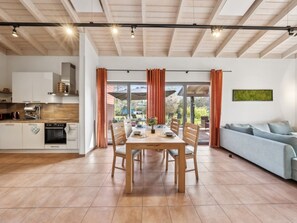 Interior - Pinto Rosso by Interhome (Twist)