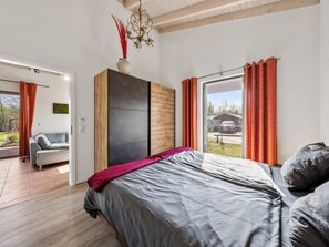Internet - Pinto Rosso by Interhome (Twist)