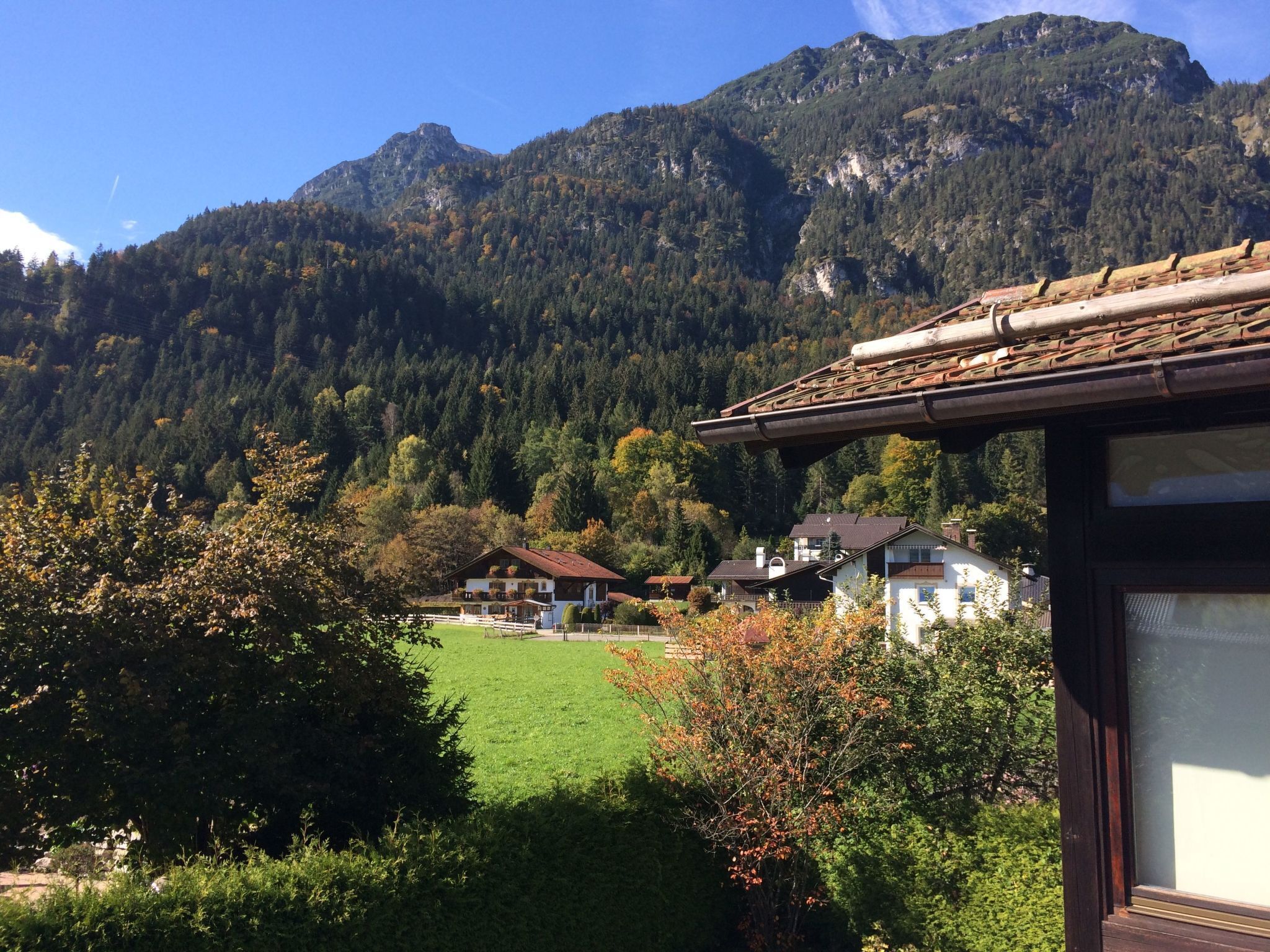 المنطقة المحيطة بالمنشأة