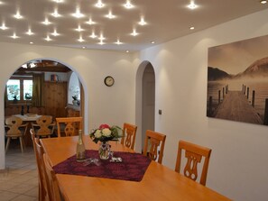 Dining - in Sonnenbichl mit Garten by Interhome (Garmisch-Partenkirchen)