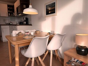 Dining - Penthouse mit Meerblick direkt am Strand by Interhome (Wangerooge)