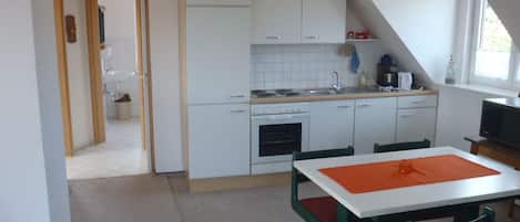 Fridge, microwave, oven, cookware/dishes/utensils