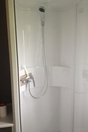 Bathroom - Mobilheim Lagune IV in Lychen by Interhome (Lychen)