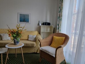 TV - Appartement in Kellenhusen mit Großer Terrasse by Interhome (Kellenhusen)