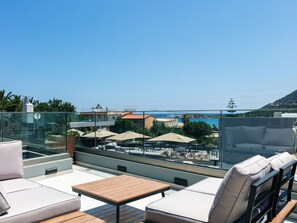 Terrace/patio - Isla Villen und Suiten Uranus Villa by Interhome (Roumeli)