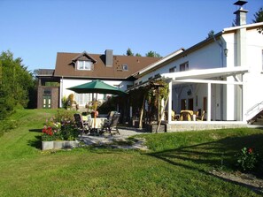 Outdoor dining - Gemütliche Wohnung in Altenbrak inkl Terrasse by Interhome (Thale)