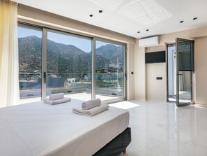Internet - Isla Villen und Suiten Uranus Villa by Interhome (Roumeli)