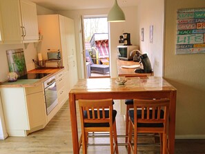 Fridge, microwave, oven, dishwasher - Över de Loh by Interhome (Bohmstedt)
